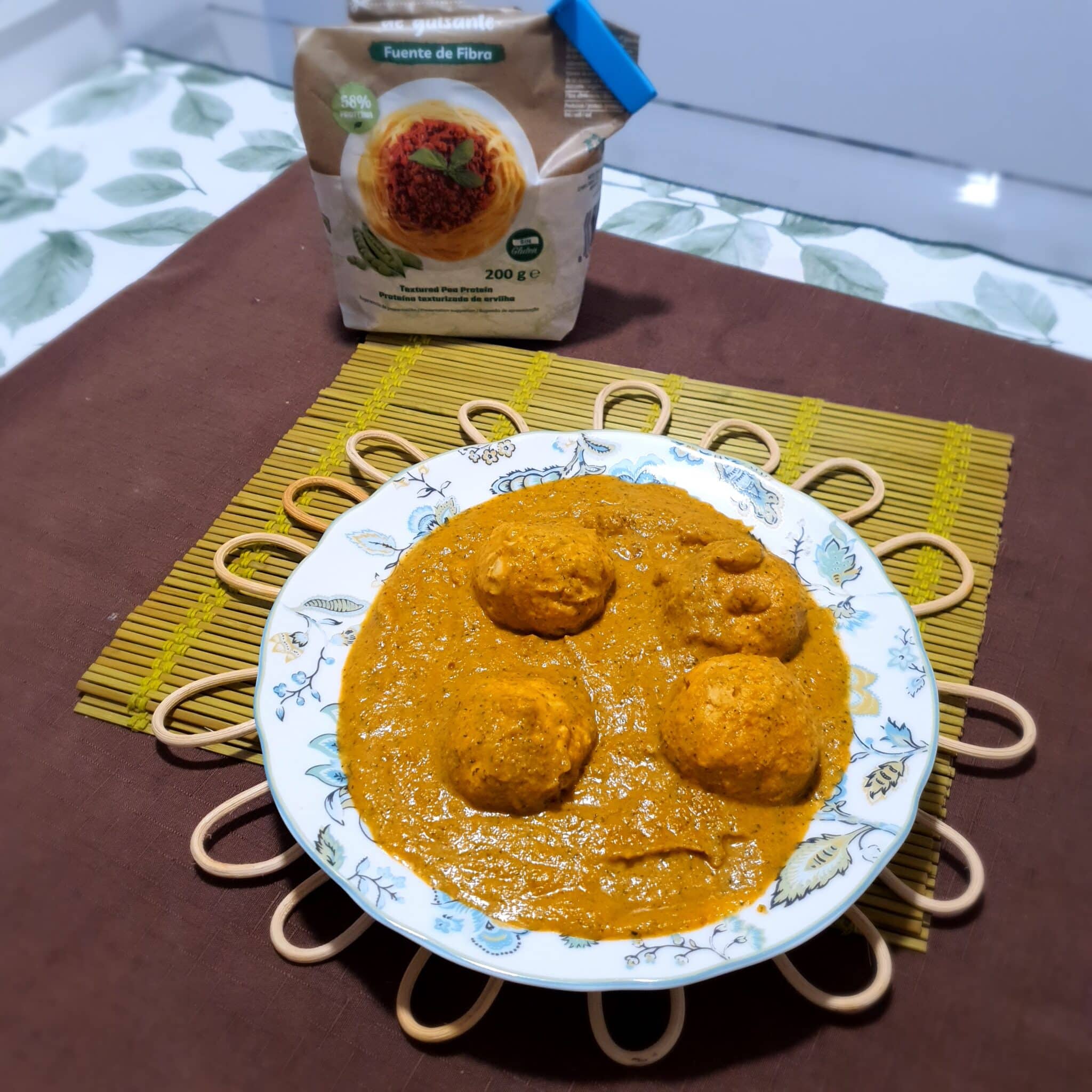 Albóndigas de guisante texturizado